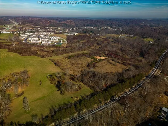 100 Devonshire Dr, Scott Depot, WV 25560