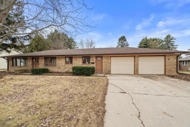 231 S  5th St, Cedar Grove, WI 53013