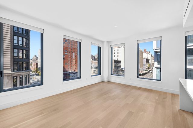540 6th Ave #6D, New York, NY 10011