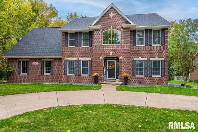 2397 Forest Reed Pl, Le Claire, IA 52753