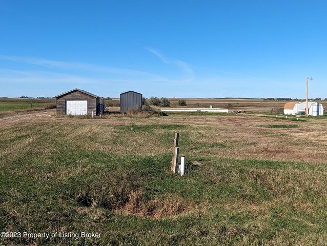 3185 111e Ave SW, Dickinson, ND 58601