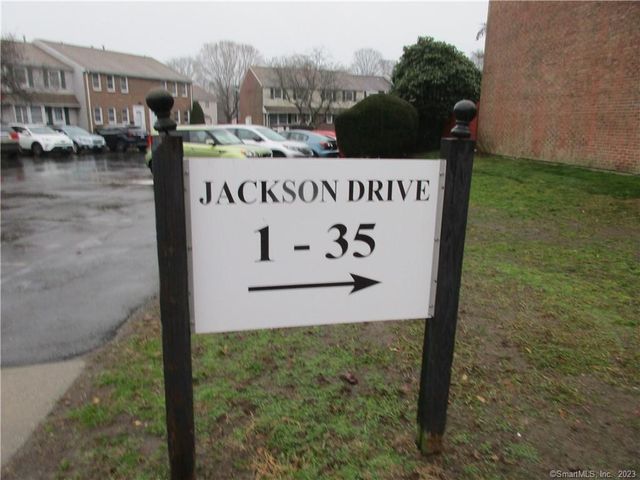 11 Jackson Dr #11, Milford, CT 06460