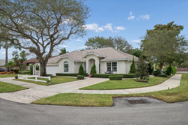 401 Barbri Lane, Davie, FL 33325