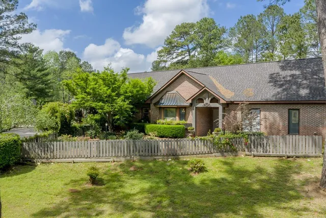 109 Christen Ln, Dothan, AL 36305