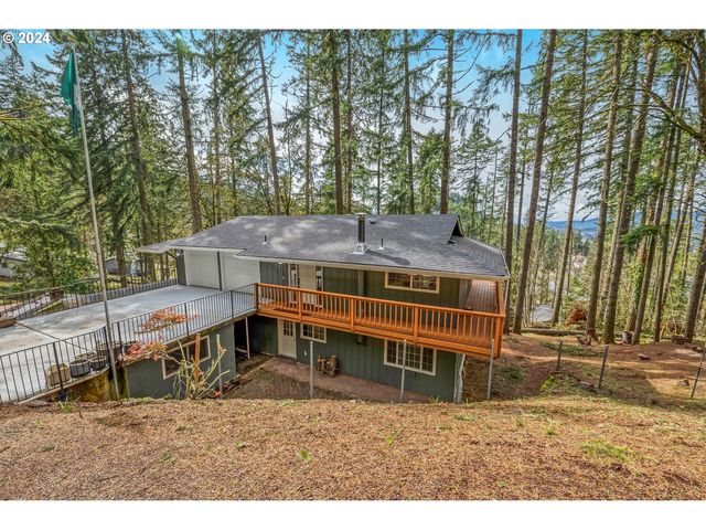 956 S  71st St, Springfield, OR 97478
