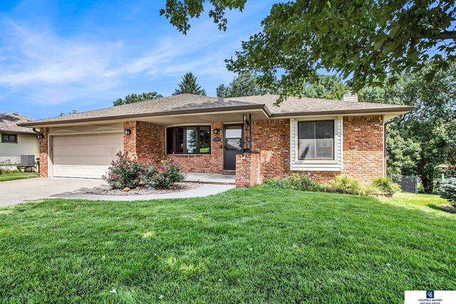 5910 Robin Ct, Lincoln, NE 68516
