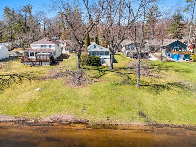 N5996 N  Lake Dr, Shawano, WI 54166