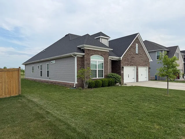 105 Blue Ridge Dr, Nicholasville, KY 40356