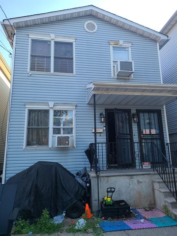 35 Jewett Ave, Jersey City, NJ 07304