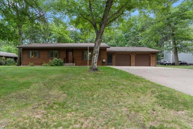 2009 Crestview Ln, Brainerd, MN 56401
