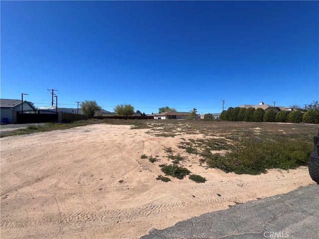 Sioux Rd #76, Apple Valley, CA 92308