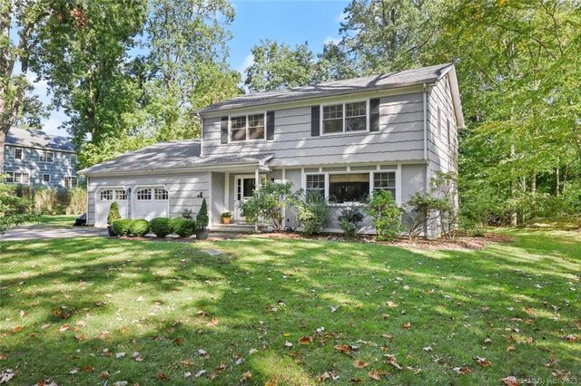 16 Old Witch Ct, Norwalk, CT 06853