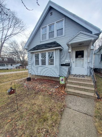 1114 16th Ave #A, South Milwaukee, WI 53172