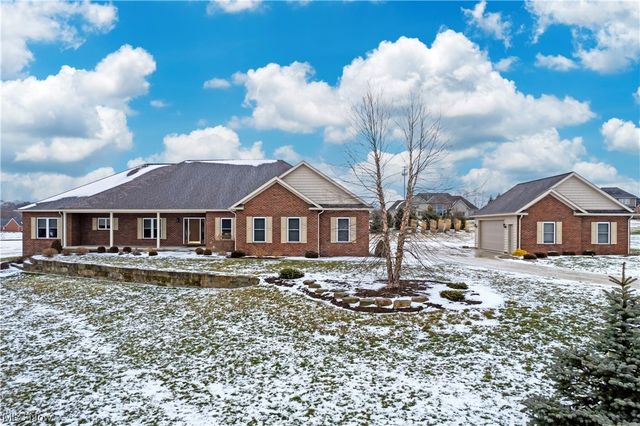 1409 Hunt Club Dr, Wooster, OH 44691