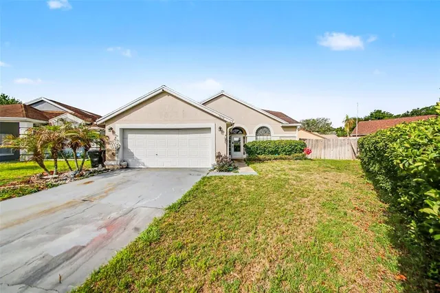 2058 Sue Ellen Ct, Apopka, FL 32703