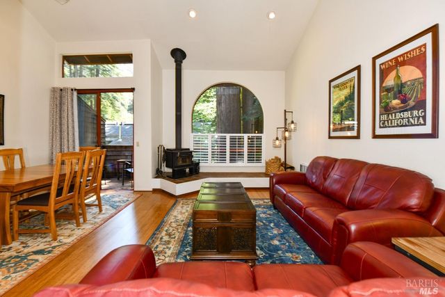 14090 Sosna Way, Guerneville, CA 95446