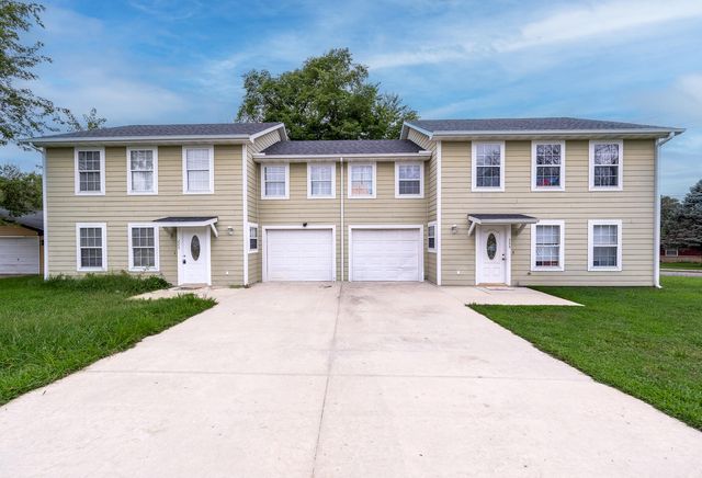 223-225 Elizabeth St, Hallsville, MO 65255