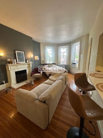 379A Commonwealth Ave #7, Boston, MA 02115