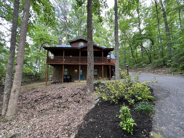 2164 Red Bud Rd, Sevierville, TN 37876