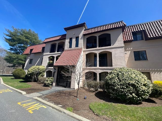 685 Oak St #22-8, Brockton, MA 02301