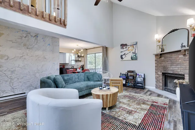 8191 Elk Ct, Tobyhanna, PA 18466