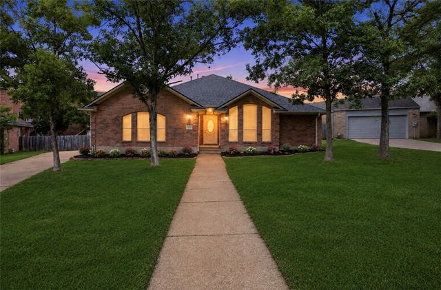 205 Chimney Hill Cir, College Station, TX 77840