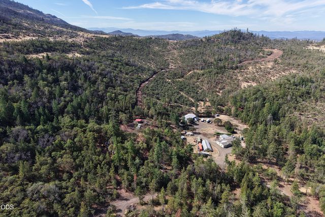 4400 Indian Creek Rd, Shady Cove, OR 97539