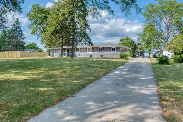 6121 E  M 71, Corunna, MI 48817