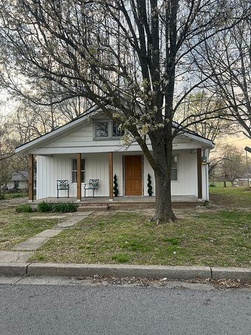 251 Cherry St, Marion, KY 42064