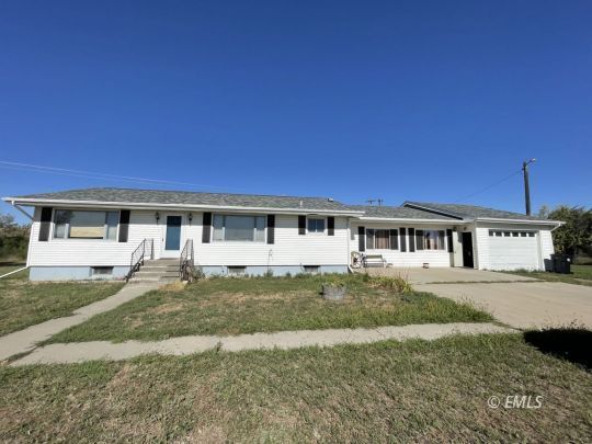 2581 Kinsey Rd, Miles City, MT 59301
