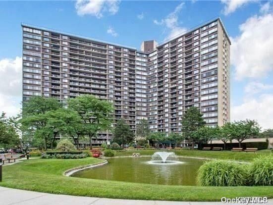 2 Bay Club Drive UNIT 16V, Flushing, NY 11360