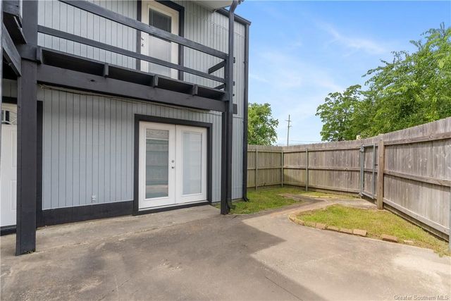 1855 Fox Run Dr #1, Lake Charles, LA 70605