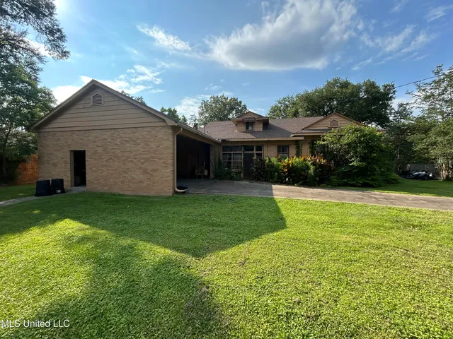 111 W  Harding Ave, Greenwood, MS 38930