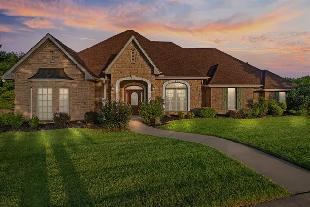 2861 Northbrook St, Coffeyville, KS 67337