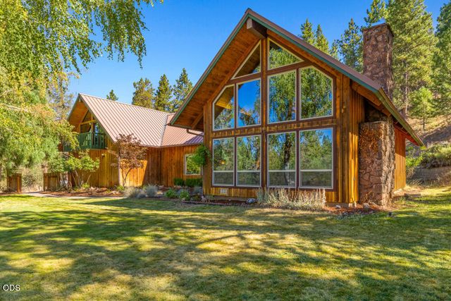 8609 McLaughlin Ln, Klamath Falls, OR 97601