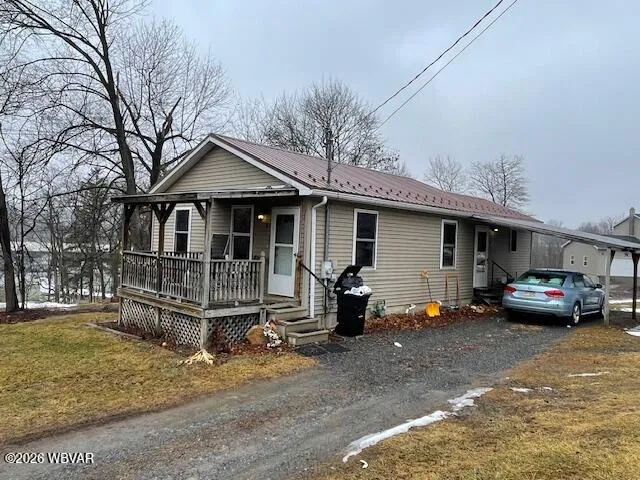 83 School House Rd, Montgomery, PA 17752