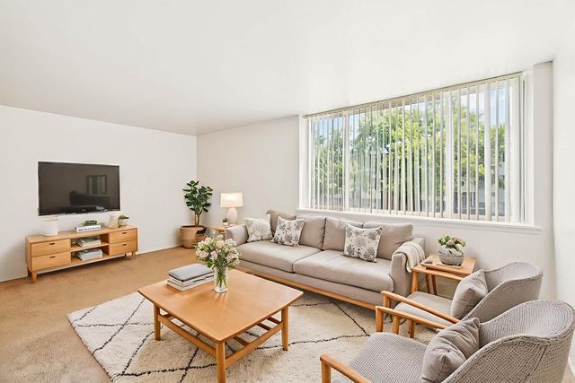 1005 Maiden Ln #1142-10, Ann Arbor, MI 48105