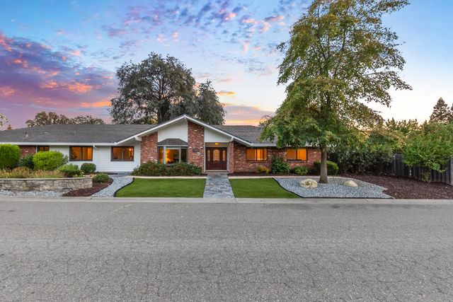 8820 Ridge Hill Ct, Orangevale, CA 95662