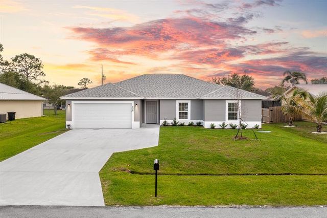 526 NW Lincoln Ave, Port Saint Lucie, FL 34983