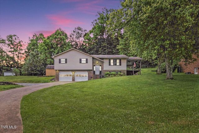 912 S  Sherbrooke Cir, Mt Carmel, TN 37645