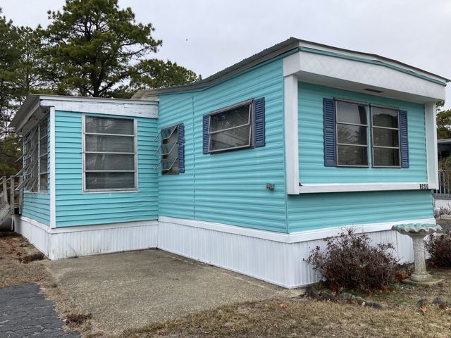 160 Chestnut Dr #80, Barnegat, NJ 08005