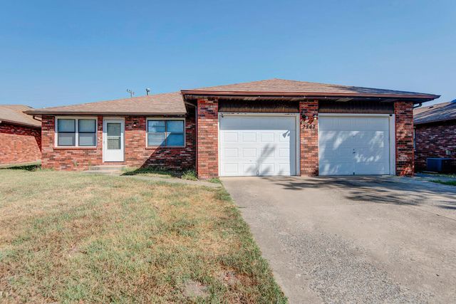 2747 E Mcdaniel Street #A & B, Springfield, MO 65802
