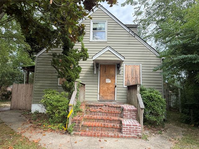 57 Clinton Avenue, Patchogue, NY 11772