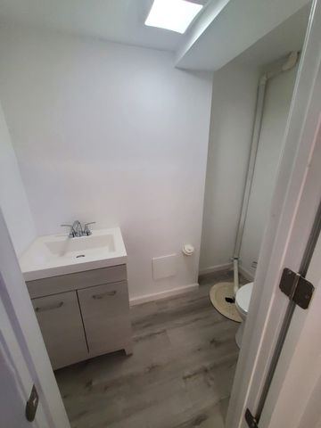 7 Haley Rd, Baltimore, MD 21221