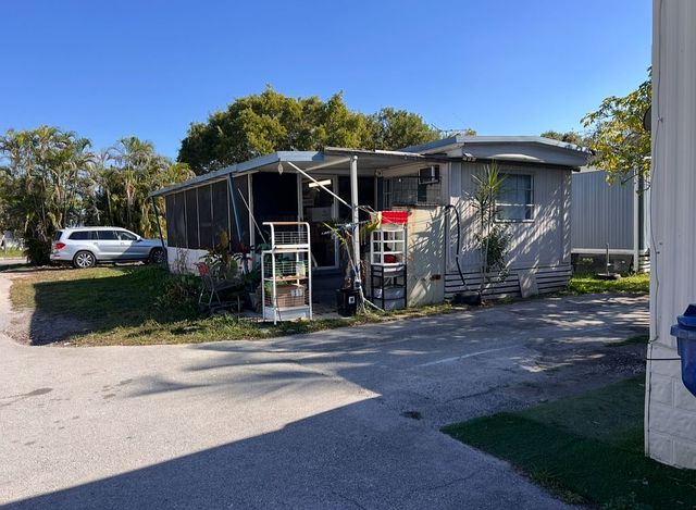 12850 SW 14th St #15, Miami, FL 33184