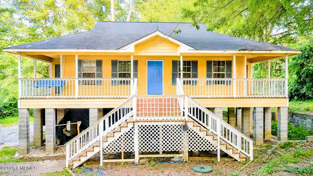 9180 Hillcrest Dr, Lauderdale, MS 39335