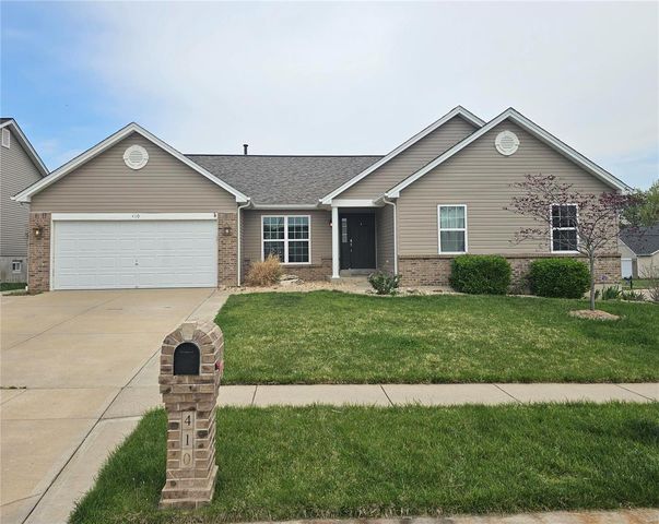 410 Crystal Trail Dr, Wentzville, MO 63385