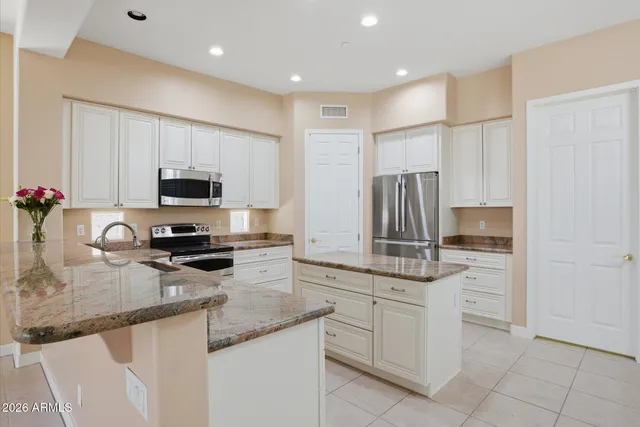 7366 E EAGLE FEATHER Road, Scottsdale, AZ 85266