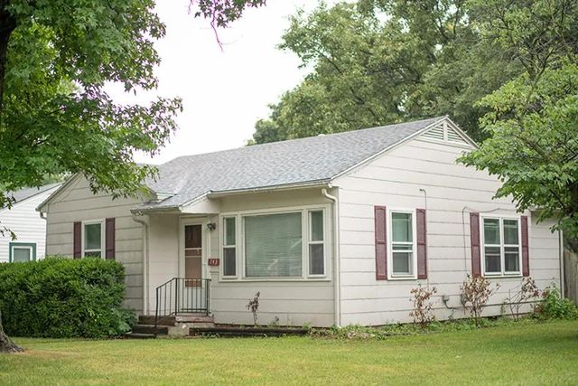 743 Oak St, Emporia, KS 66801
