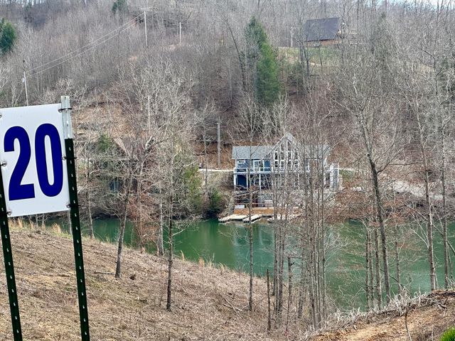 20 Sleepy Hollow Rd, East Bernstadt, KY 40729